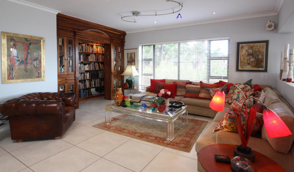 The Nantucket Hotel Hermanus Ruang foto